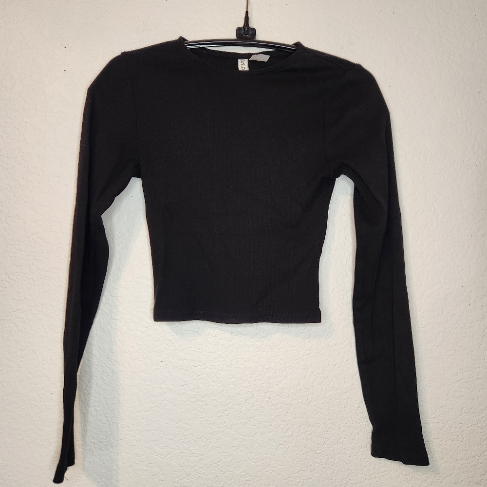 H&M Divided Elegant Black Long Sleeve Cropped‎ Ribbed Tee, Size XXS